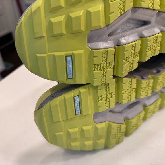 ON Cloudtrax Waterproof women’s Hiking / running Shoe green & gray size 11 - Picture 8 of 10